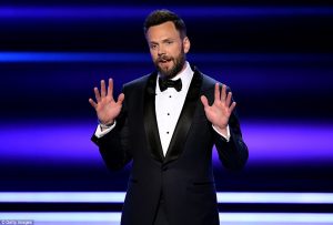 3C428DDD00000578-4134732-The_host_Joel_McHale_hosted_the_People_s_Choice_Awards_on_Wednes-a-31_1484803735403